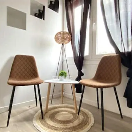 SUPPRIMER Studio Wifi Netflix 22m2 SuiteHome Cassel 8 *